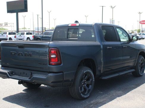 New 2026 RAM 1500 Express AWD/4WD image 32