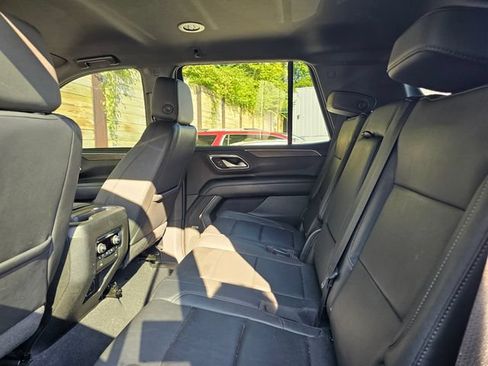 Used 2022 Chevrolet Tahoe LT w/ Luxury Package AWD/4WD image 7