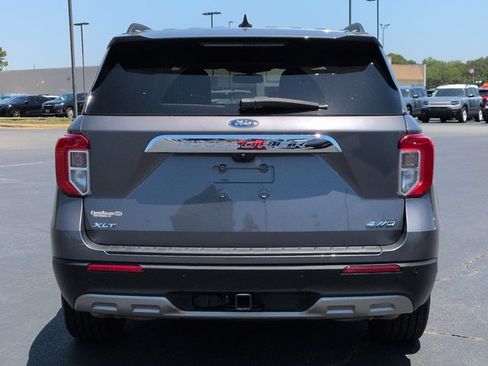 Certified 2022 Ford Explorer XLT w/ Equipment Group 202A AWD/4WD image 5