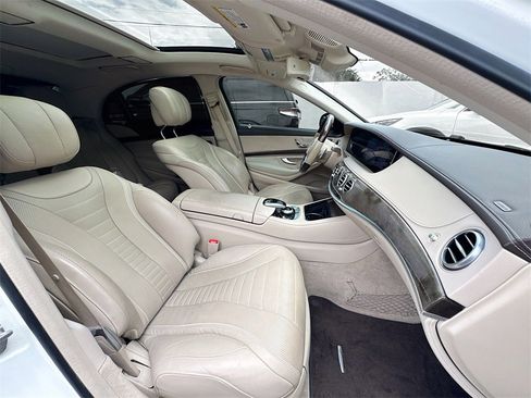 Used 2020 Mercedes-Benz S 560 Sedan image 30