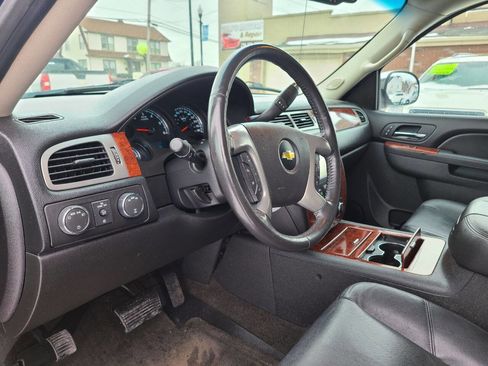 Used 2012 Chevrolet Avalanche LTZ image 18