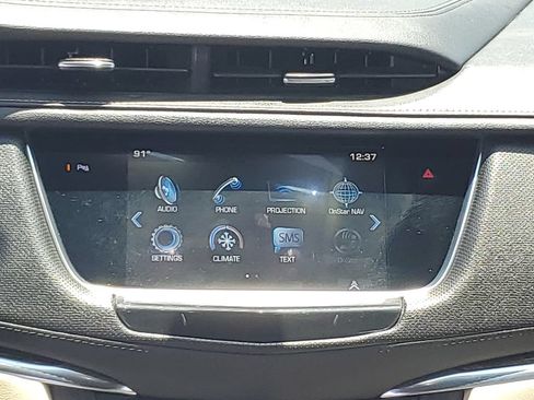 Used 2019 Cadillac XT5 FWD image 14