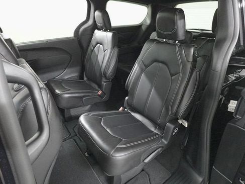 New 2026 Chrysler Pacifica Select AWD/4WD image 27