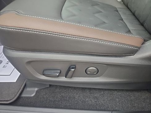 New 2026 Nissan Pathfinder Platinum image 10