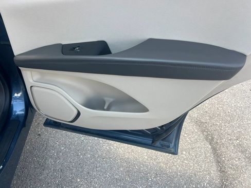 Used 2018 Lincoln MKX Select w/ Select Plus Package AWD/4WD image 19
