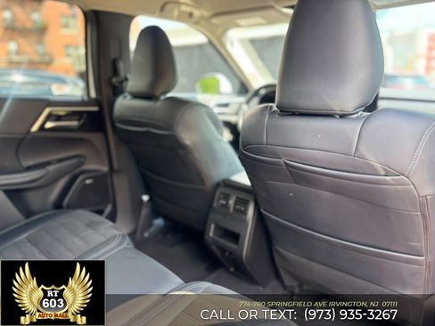 Used 2025 Mitsubishi Outlander SE AWD/4WD image 18