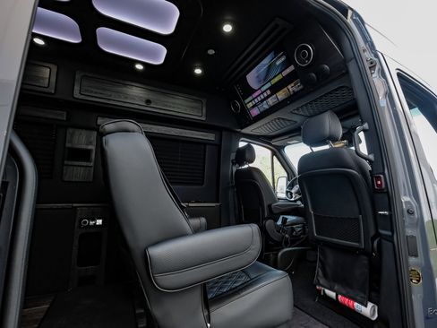 Used 2025 Mercedes-Benz Sprinter 3500 image 67