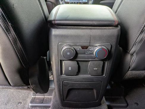 Used 2022 Ford Explorer ST-Line w/ Class IV Trailer Tow Package image 15