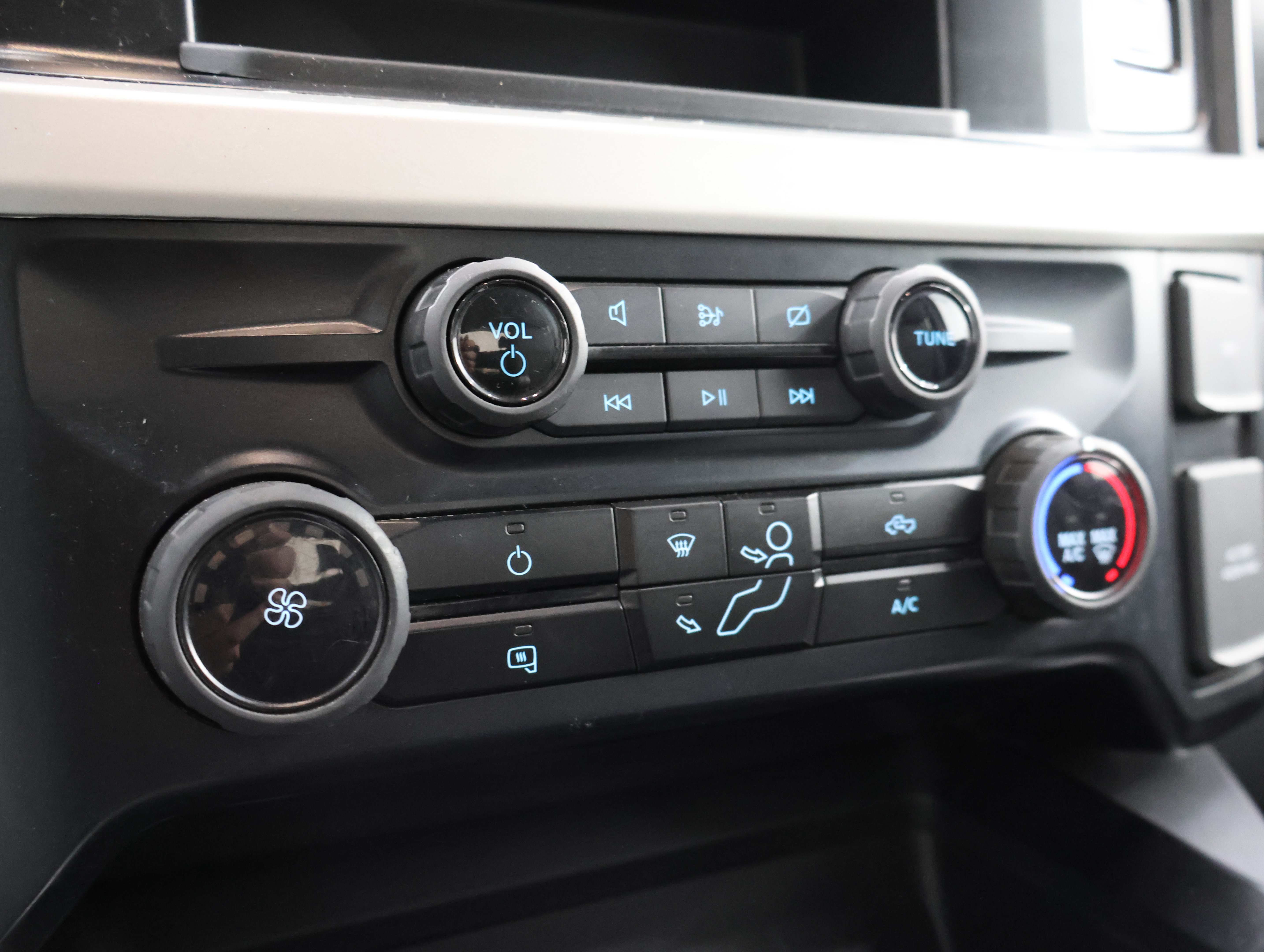 Used 2023 Ford F250 XLT AWD/4WD image 48