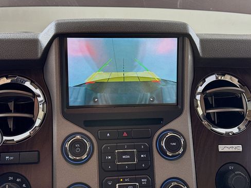 Used 2015 Ford F250 Lariat w/ Lariat Interior Package AWD/4WD image 22