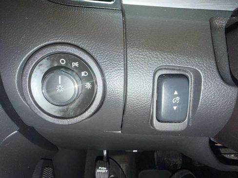 Used 2018 Ford Taurus SEL w/ Equipment Group 201A image 18