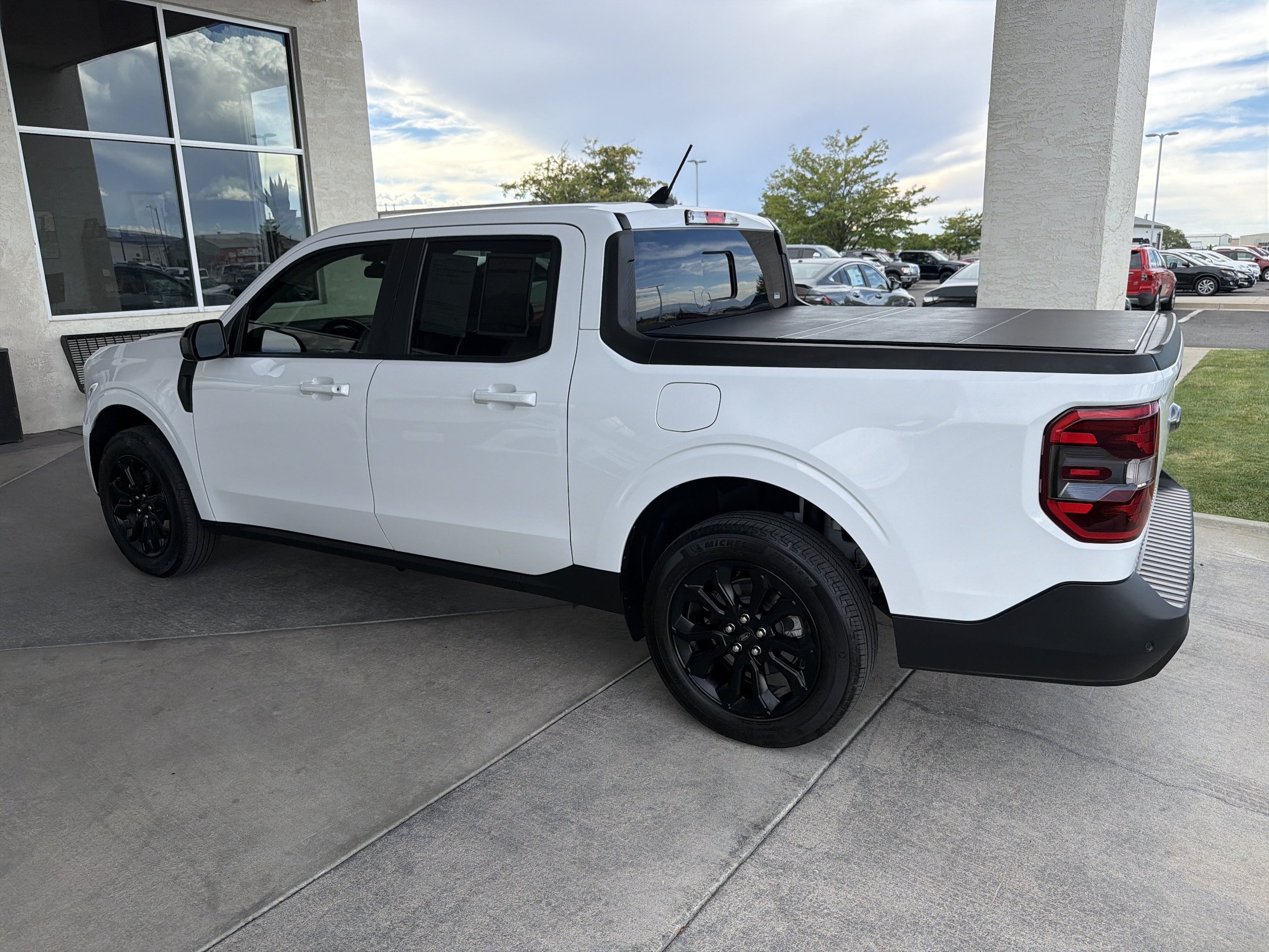 Used 2024 Ford Maverick Lariat w/ Black Appearance Package AWD/4WD image 8