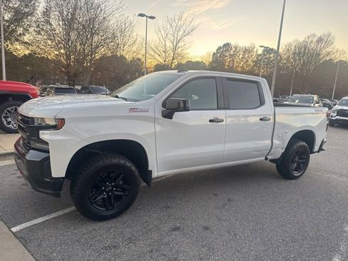 Used 2020 Chevrolet Silverado 1500 LT Trail Boss image 2