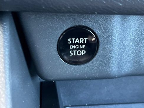 Used 2024 Nissan Rogue S AWD/4WD image 19