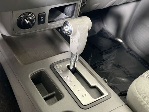 Used 2019 Nissan Frontier SV image 16