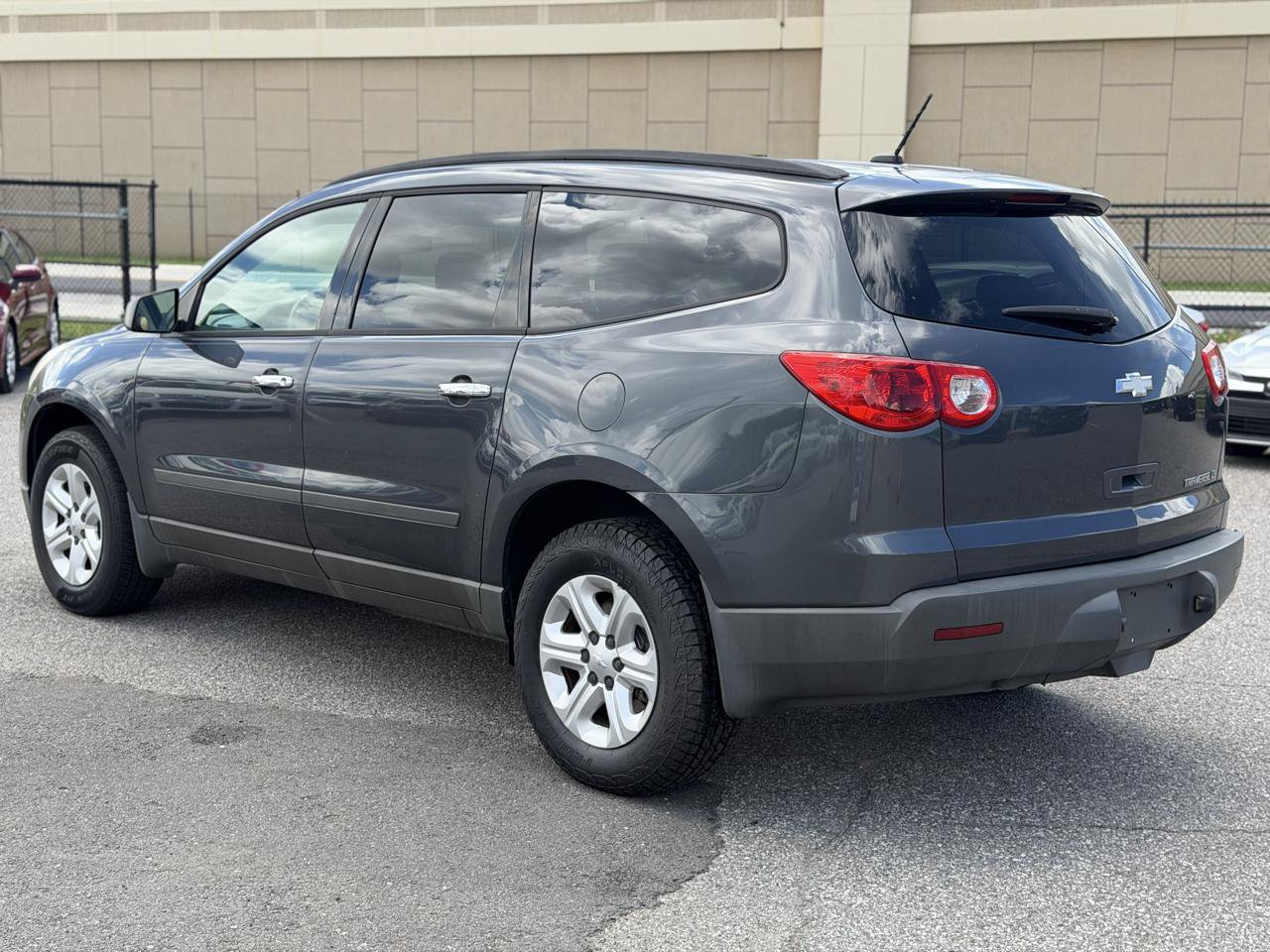 Used 2012 Chevrolet Traverse LS FWD image 6