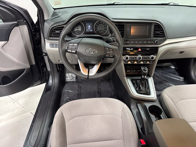 Used 2020 Hyundai Elantra SE FWD image 12