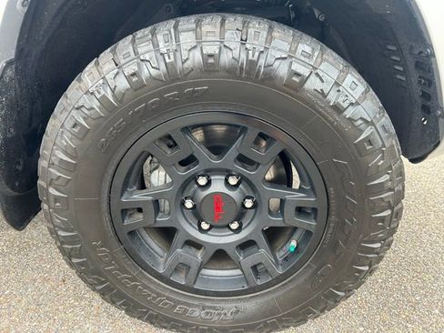 Used 2024 Toyota 4Runner TRD Off-Road Premium w/ Moonroof Package AWD/4WD image 9
