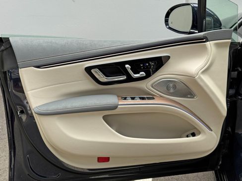 Used 2023 Mercedes-Benz EQS 580 4MATIC Sedan image 44