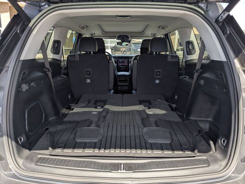 Used 2023 Jeep Grand Cherokee L Limited w/ Luxury Tech Group II AWD/4WD image 32