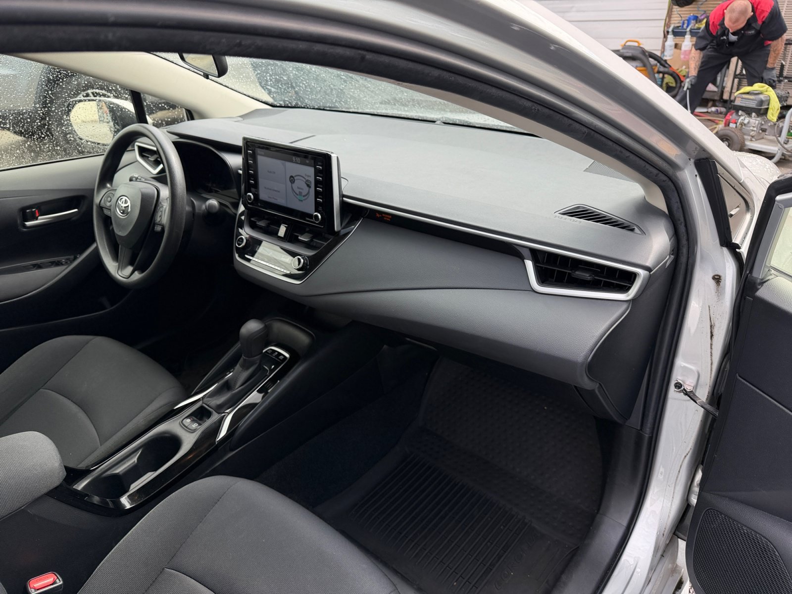 Used 2021 Toyota Corolla LE FWD image 16