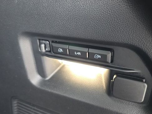 Used 2025 Ford Explorer ST image 13