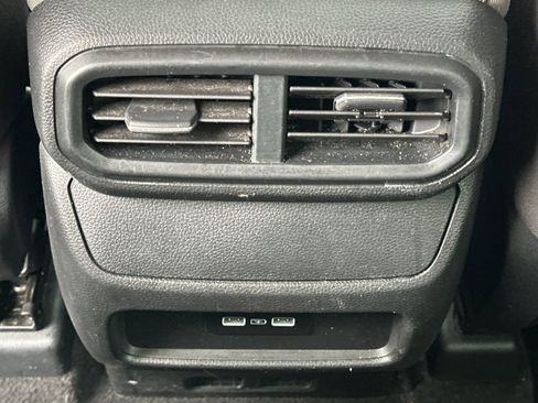 Used 2023 Honda Pilot LX image 15