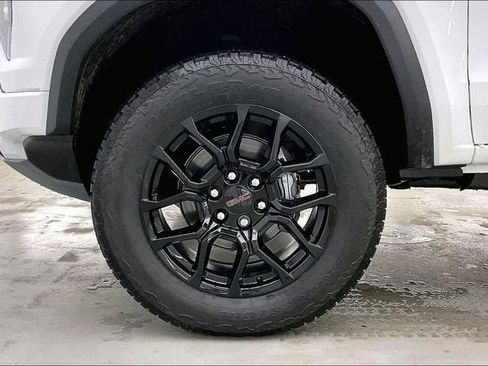 New 2026 GMC Canyon AT4 AWD/4WD image 14