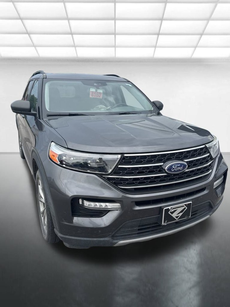 Used 2020 Ford Explorer XLT w/ Equipment Group 202A AWD/4WD image 3