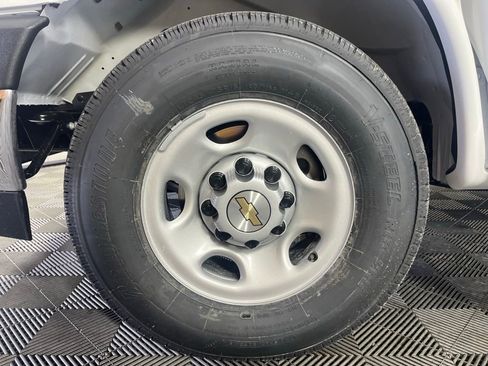 New 2026 Chevrolet Express 2500 image 11