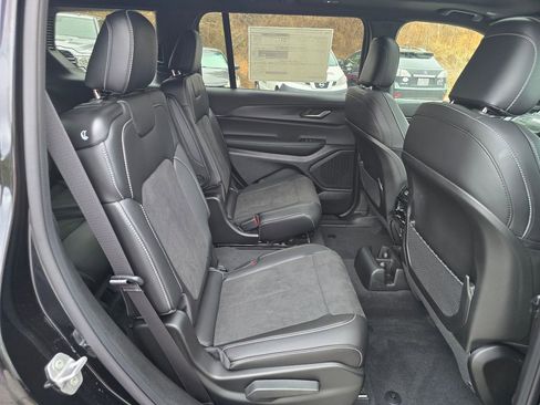 New 2025 Jeep Grand Cherokee L Altitude AWD/4WD image 26