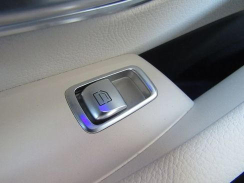 Used 2017 Mercedes-Benz E 300 image 30