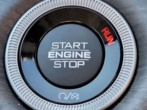 Certified 2023 Jeep Grand Cherokee Limited image 8