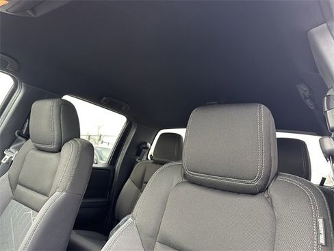 New 2026 Nissan Frontier SV image 25