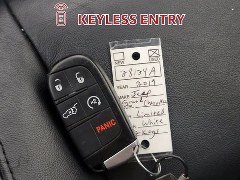 Used 2019 Jeep Grand Cherokee Limited AWD/4WD image 33
