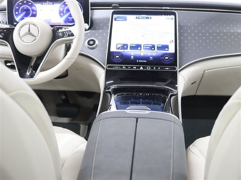 Used 2022 Mercedes-Benz EQS 450+ Sedan image 27