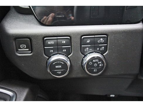 Used 2022 GMC Sierra 1500 SLT w/ SLT Convenience Package image 19