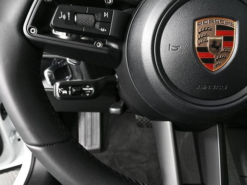 Certified 2026 Porsche Macan image 10