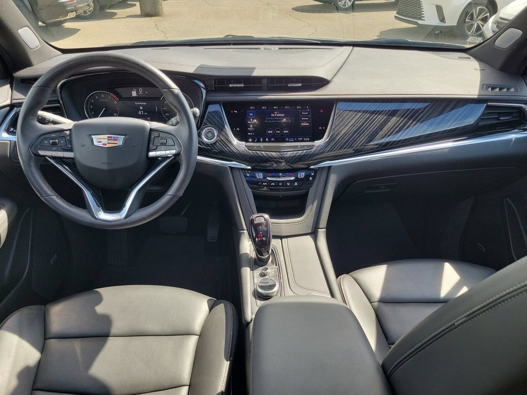 Used 2024 Cadillac XT6 Premium Luxury AWD/4WD image 11