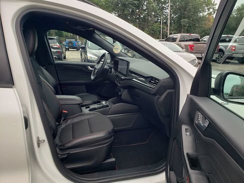 Certified 2023 Ford Escape ST-Line w/ Tech Pack #1 FWD image 9