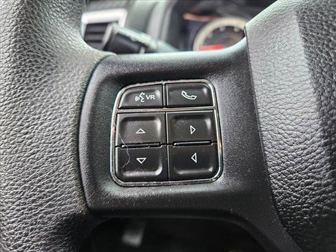 Used 2018 RAM 1500 Classic SLT image 12