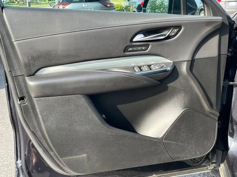 Used 2023 Cadillac XT4 Premium Luxury FWD image 16
