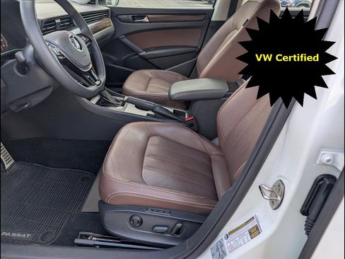 Certified 2022 Volkswagen Passat 2.0T image 10