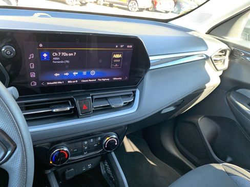 Used 2025 Chevrolet TrailBlazer LT image 18