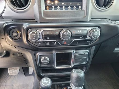 Used 2022 Jeep Wrangler Unlimited Sport AWD/4WD image 20