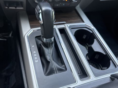 Used 2019 Ford F150 Lariat AWD/4WD image 17