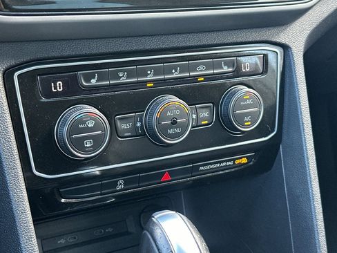 Used 2022 Volkswagen Atlas SEL R-Line image 21