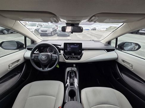 Used 2022 Toyota Corolla LE image 24