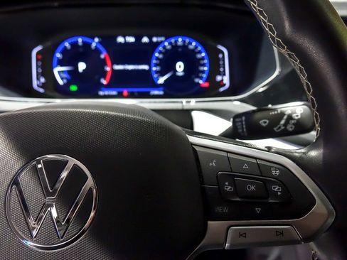 Used 2023 Volkswagen Taos SEL image 20