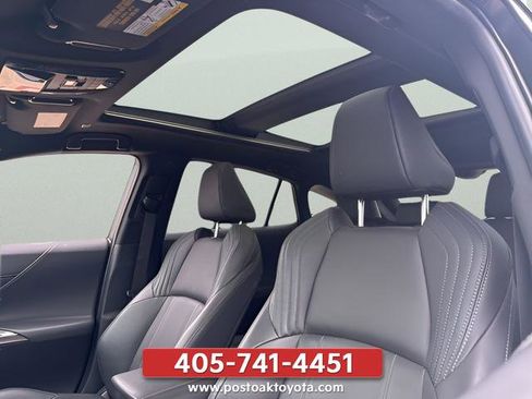 Used 2024 Toyota Venza Limited AWD/4WD image 13